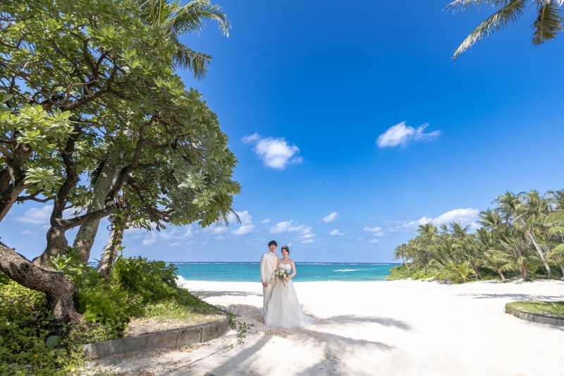 安心の衣装追加料金なし『ムーンビーチプレミアムフォト』ビーチ、ガーデン、館内撮影　ドローン半額＆補正2万円付！2月撮影まで