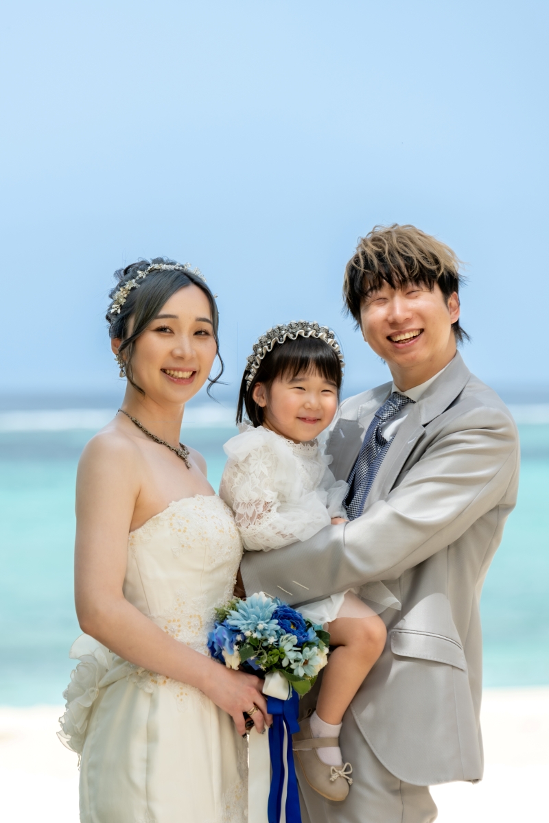 ◉安心の全衣装追加料金なし【おんなそんビーチフォトファミリーパッケージ】★ビーチでお子様&家族と撮影★青空&美肌補正2万円分付!