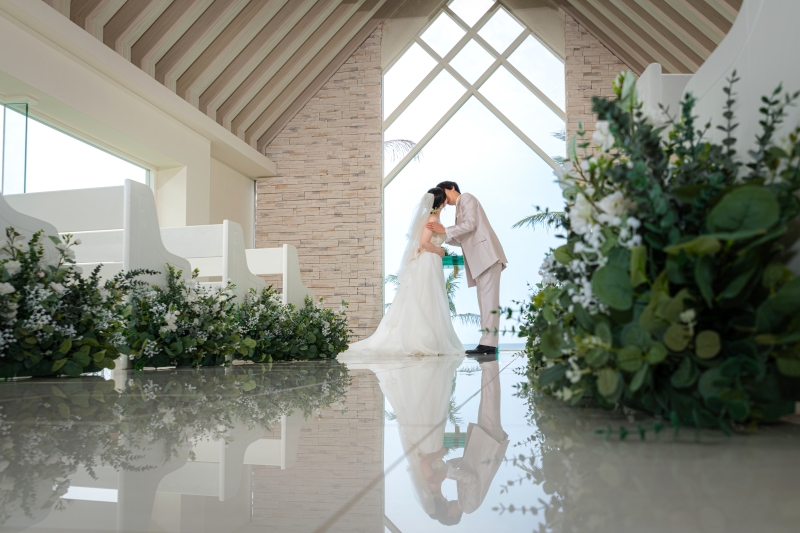11周年記念◆全衣裳追加料金なし『結婚式のような恩納村チャペル&ビーチプラン』◉ドローン撮影・青空&美肌補正データ100C付