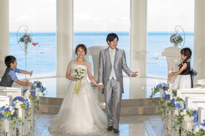 11周年記念◉安心の衣裳追加代金なし【恩納村チャペル≪バウリニューアルプラン≫】★チャペルは２つから★青空＆美肌補正2万円分付