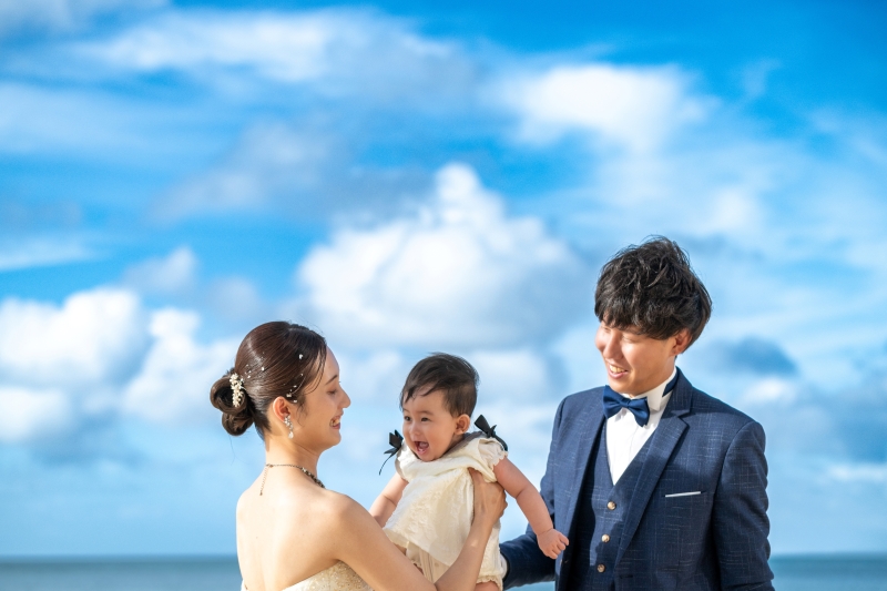 ◆安心の全衣裳追加料金なし「おんなそんビーチフォトファミリーパッケージ」★ビーチでお子様＆家族と撮影★青空＆美肌補正2万円分付！