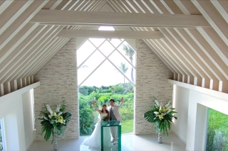 11周年＆2300組の実績のスタジオムーンで結婚式のような撮影「美しい写真を永遠に、楽しいフォトウエディングをリーズナブルに」