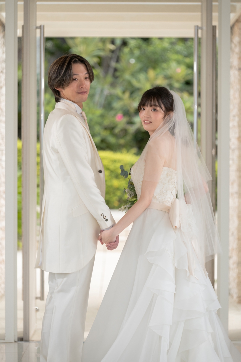 11周年記念★衣裳追加料金なし【結婚式のようなムーンビーチチャペル＆ビーチプラン】◉ドローン撮影・青空＆美肌補正データ100C付