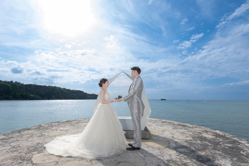 ◆安心の全衣裳追加料金なし【おんなそんビーチフォトデータプラン】★サンゴの恩納村ビーチで撮影★青空＆新婦美肌補正2万円付！