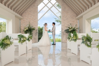 11周年＆2300組の実績のスタジオムーンで結婚式のような感動的な撮影「美しい写真を永遠に、楽しいフォトウエディングを」