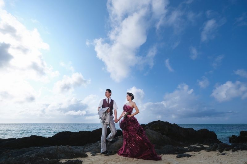 ◉安心の衣裳追加料金なし【チャペル＆ビーチドレスチェンジPKG】★リザンシーパークチャペルでドレス２着★青空＆美肌補正2万円分付