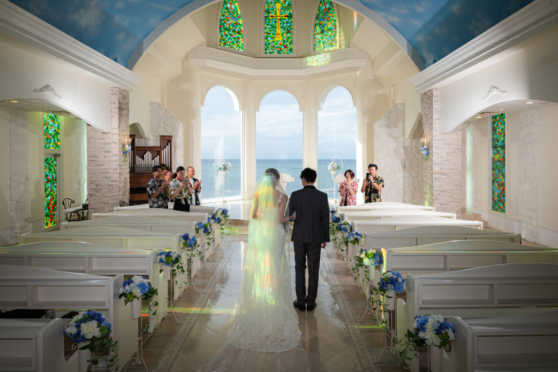 『チャペル&ビーチ+動画プラン』★動画撮影付、チャペルはムーンビーチ/リザン★安心の衣装追加料金なし!青空&美肌補正2万円分付