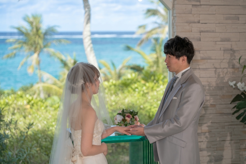 ◆安心の全衣裳追加料金なし【チャペル＆ビーチアルバムPKG】★アルバム付！ムーンビーチのチャペル★青空＆新婦美肌補正2万円分付