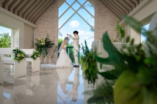 11周年＆2300組の実績のスタジオムーンで結婚式のような感動的な撮影「美しい写真を永遠に、楽しいフォトウエディングを」