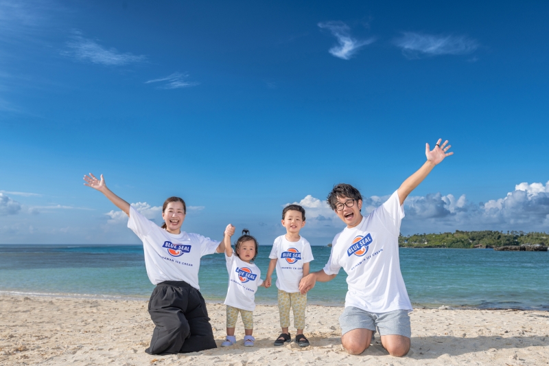 『おんなそんビーチファミリーフォト』★私服で家族写真/『私服でカップル撮影&エンゲージフォト』青空&お顔美肌補正2万円→0円