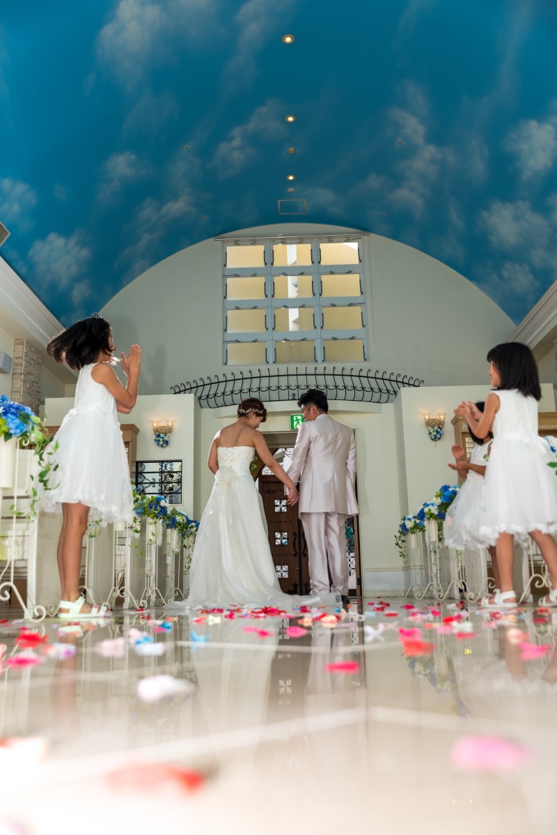 ★10周年記念『恩納村チャペル≪バウリニューアルプラン≫』★安心の衣裳追加代金なし★青空&美肌補正2万円分付