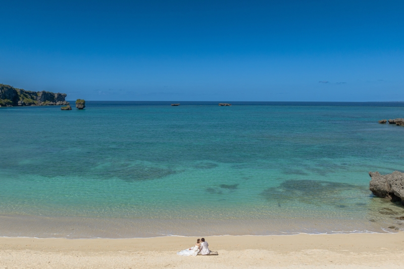 『おんなそんビーチフォト＋ドローン撮影』★ビーチでドローン写真＆動画付★安心の衣装追加料金なし★青空＆美肌補正2万円分付！