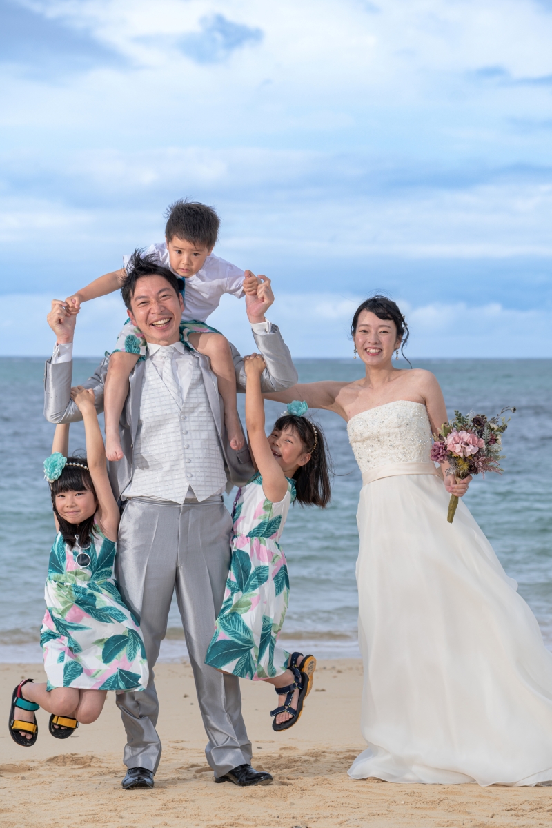 11周年記念★安心の衣裳追加代金なし『恩納村チャペル≪バウリニューアルプラン≫』★チャペルは２つから★青空＆美肌補正2万円分付