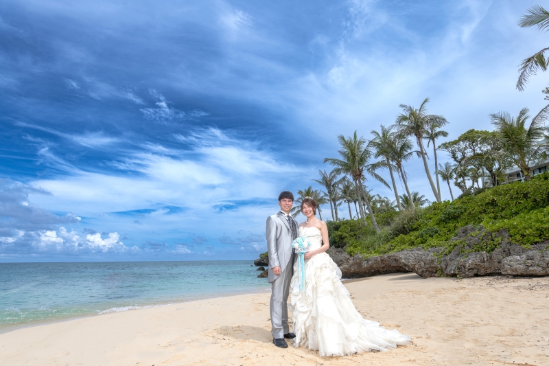『恩納村チャペル＆ビーチプラン』★ムーンビーチのチャペルで結婚式のような撮影★安心の衣装追加料金なし！青空＆美肌補正2万円分付！