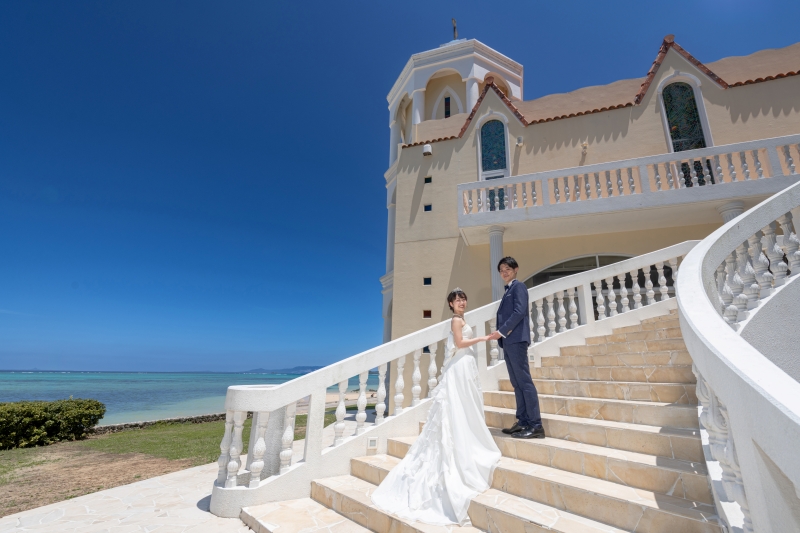 ◆安心の全衣裳追加料金なし【恩納村チャペル＆ビーチプラン】★リザンシーパークチャペルで挙式のような撮影★青空＆美肌補正2万円分付