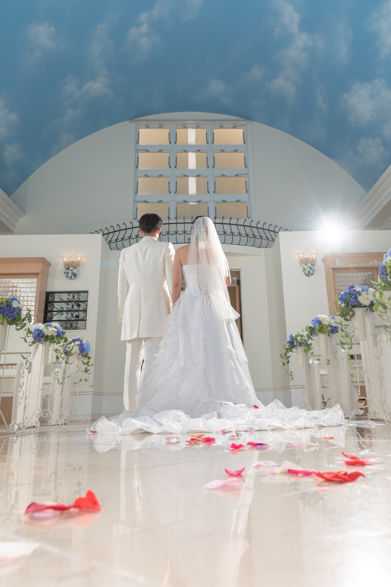 11周年記念◉8月撮影&ドローン1C特典◉安心の全衣装追加料金なし【結婚式のようなチャペル&ビーチプラン】青空&美肌補正2万円付