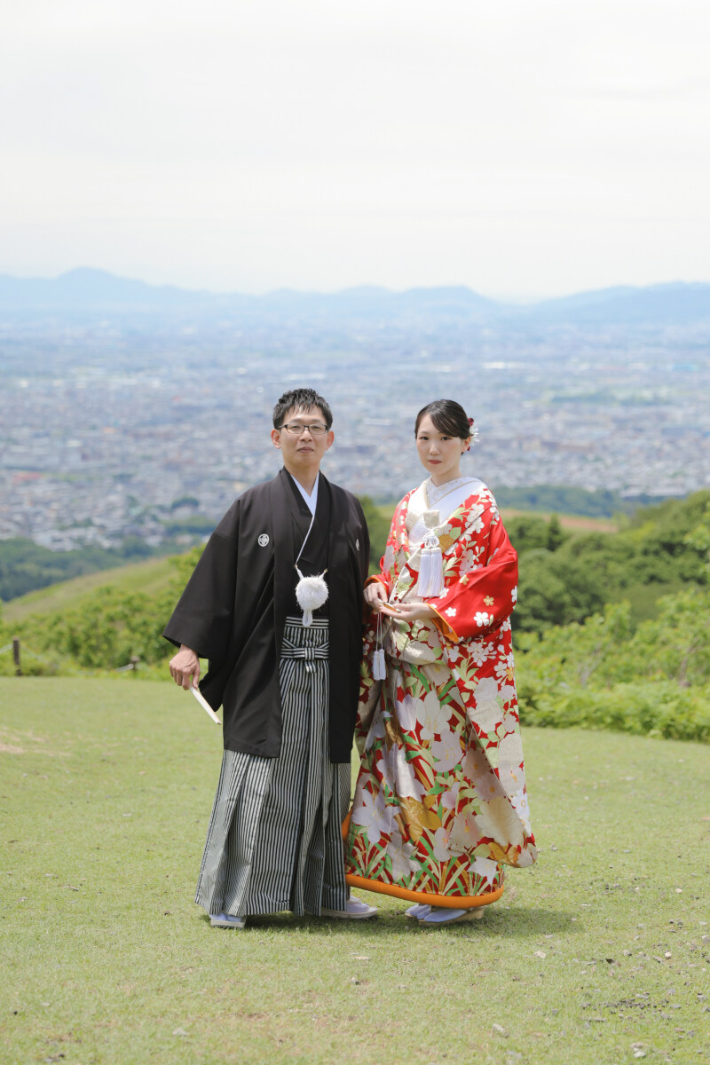 扇子を持ってかっちりと