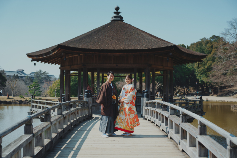雲１つない青空の下で