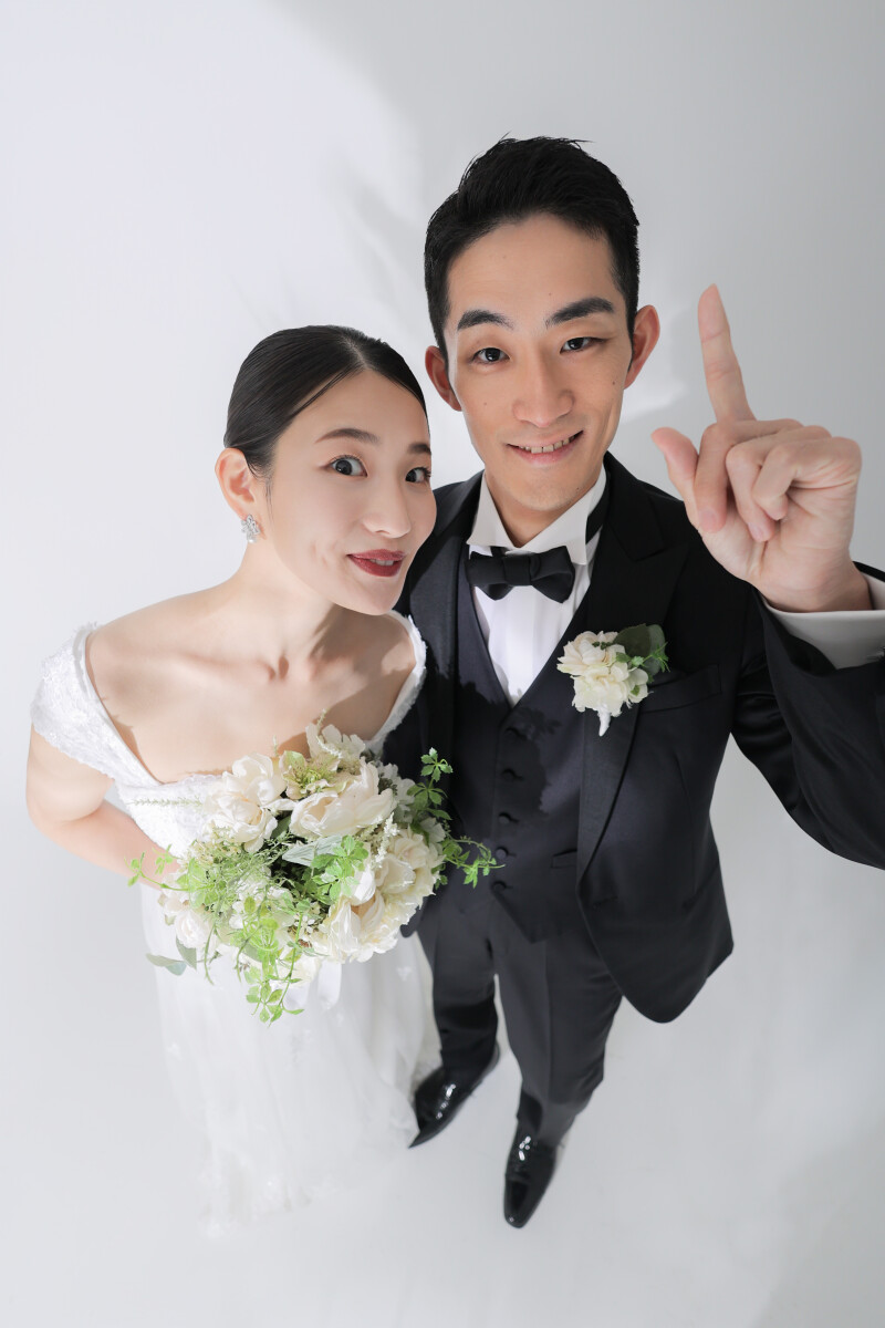 カメラ目線のセルフ風ショット