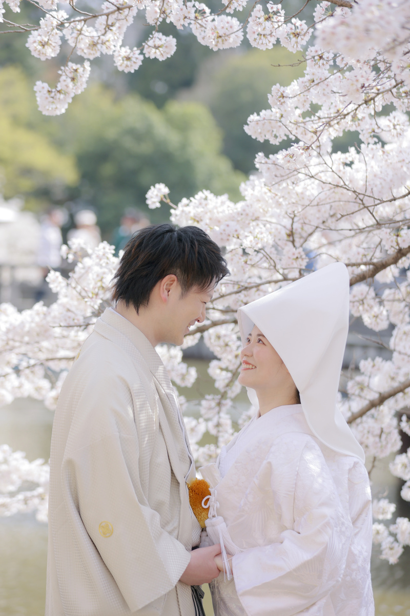 見つめ合いながら