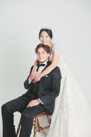 スタジオ撮影　白背景でシンプル可愛い