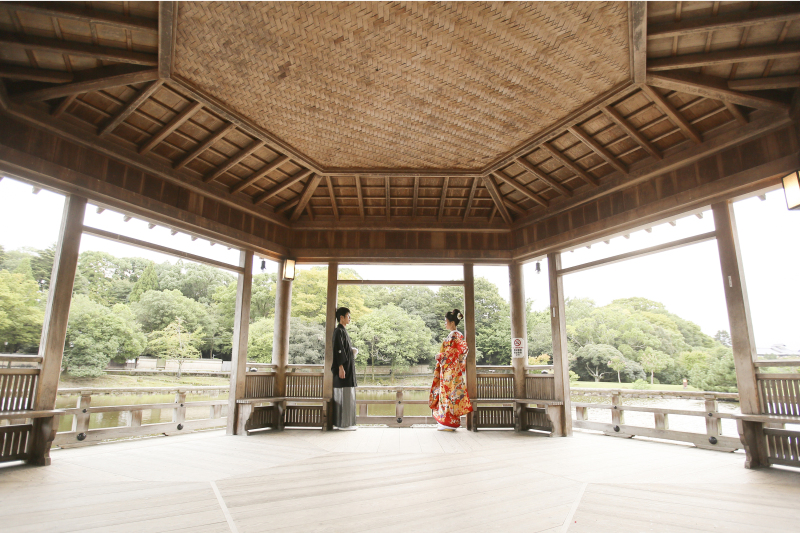 歴史を感じる浮見堂