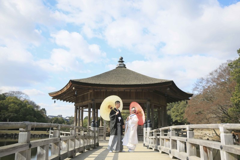 浮見堂の前にて、、、