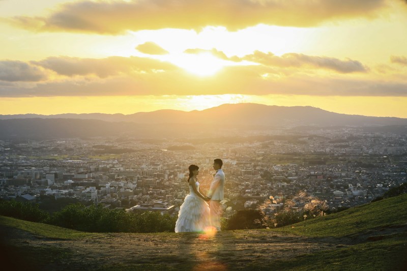 夕日をバックに