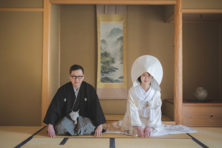 和装の美しさが映える瑜伽山園地