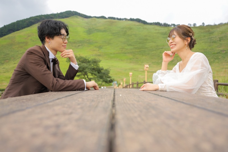 高原で向かい合って