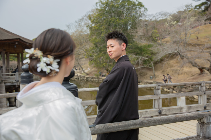 見つめる先には