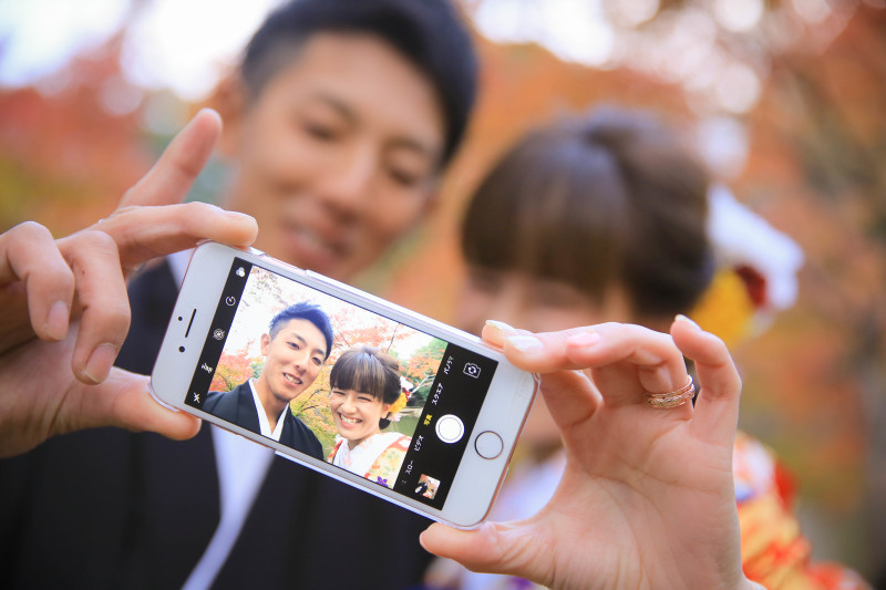 スマホごしのお二人