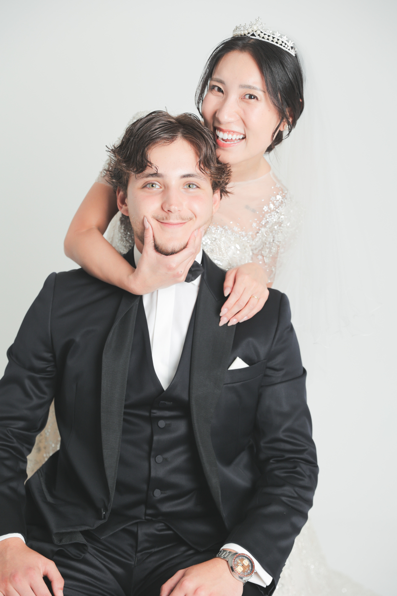 新郎様の頬っぺたぷにっ