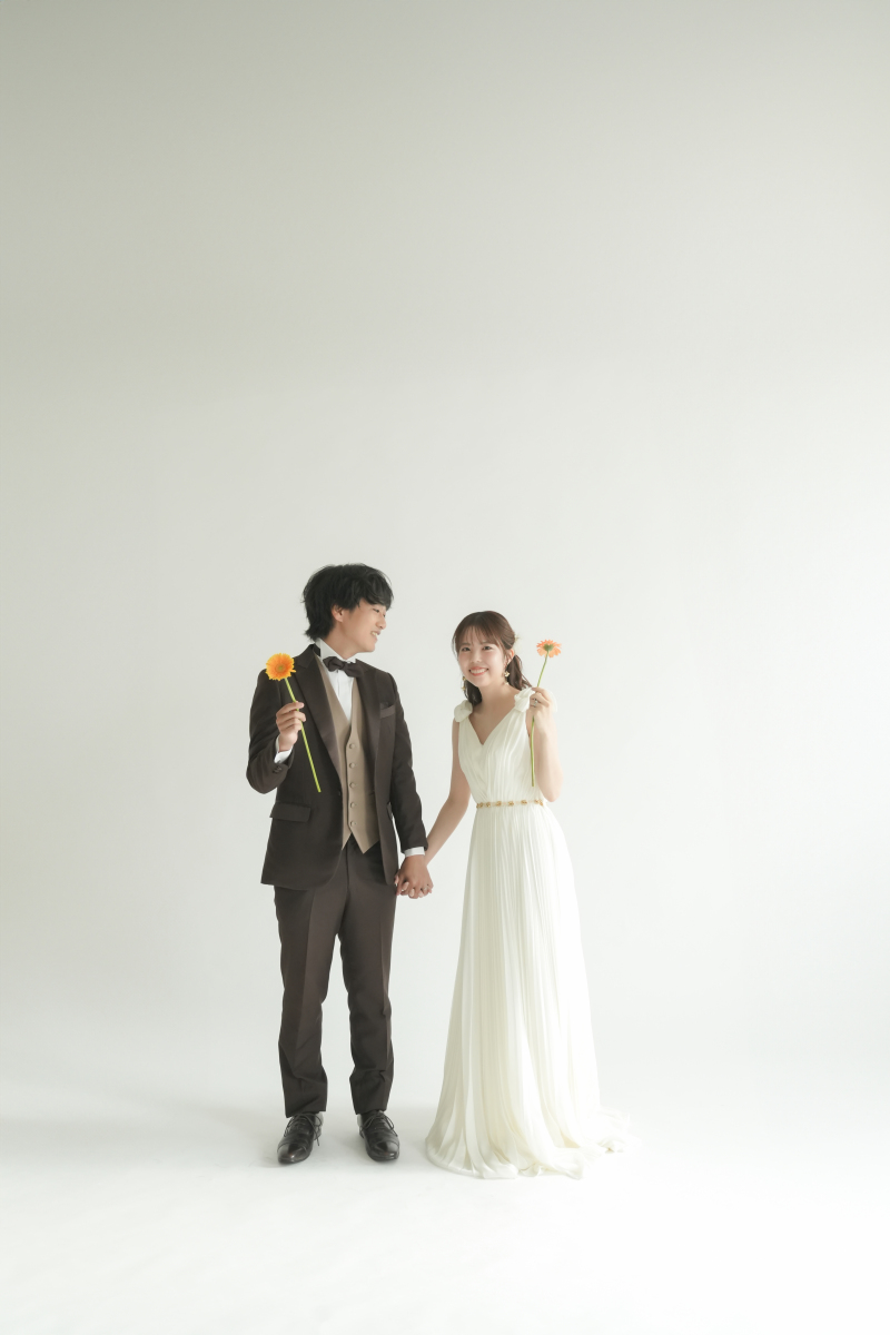 真っ白なシンプル背景