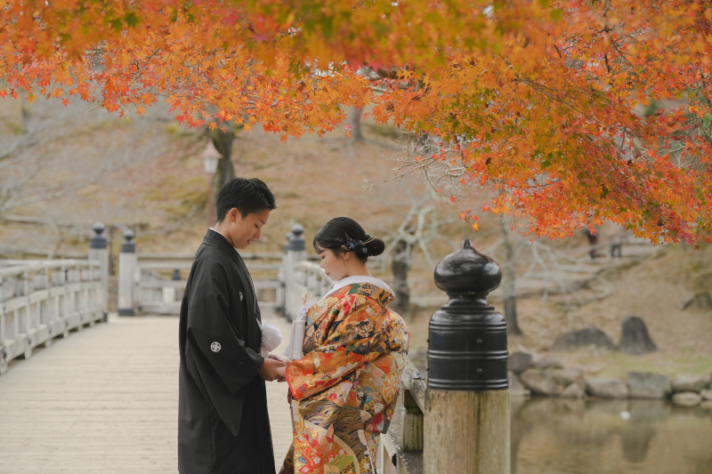 紅葉シーズンの浮見堂