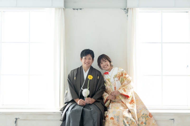 自然光が差し込む大きな窓辺