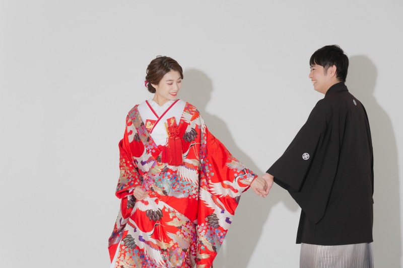 【土日祝料金オフなど選べる10大特典つき】洋装+和装スタジオプラン◇全データ300カット・スタイルアップ&美肌補正付き!