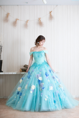 大柄のグリッタードレス　(K310)