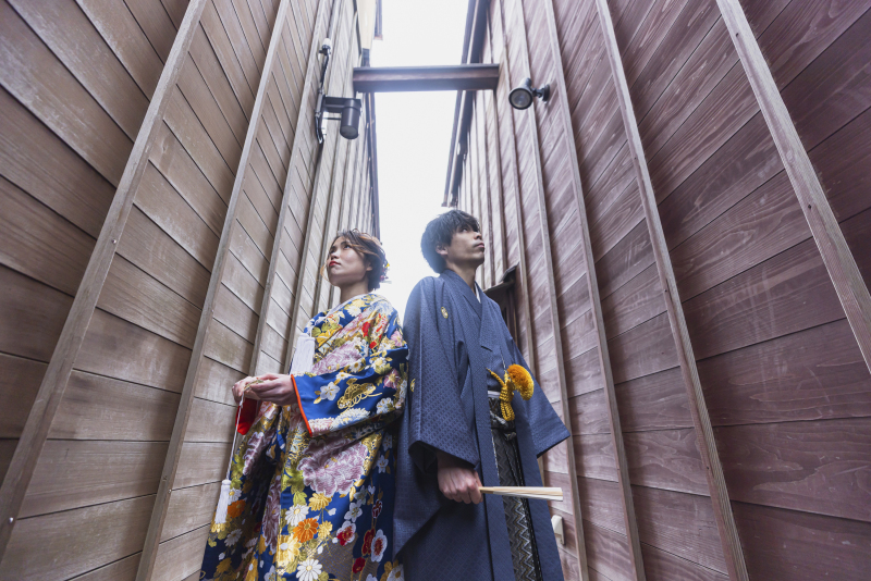 凛とした背中合わせ