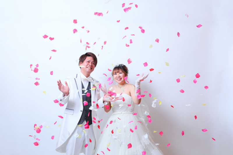 フラワーシャワーではじける笑顔♡