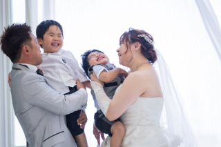 お子様と一緒に♥　ホワイトチャペルで後撮りフォト！