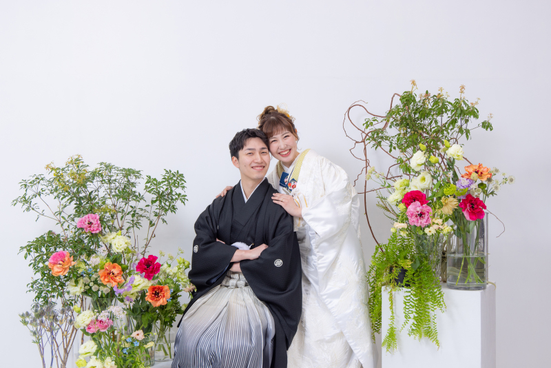 彩りに囲まれた和装フォト