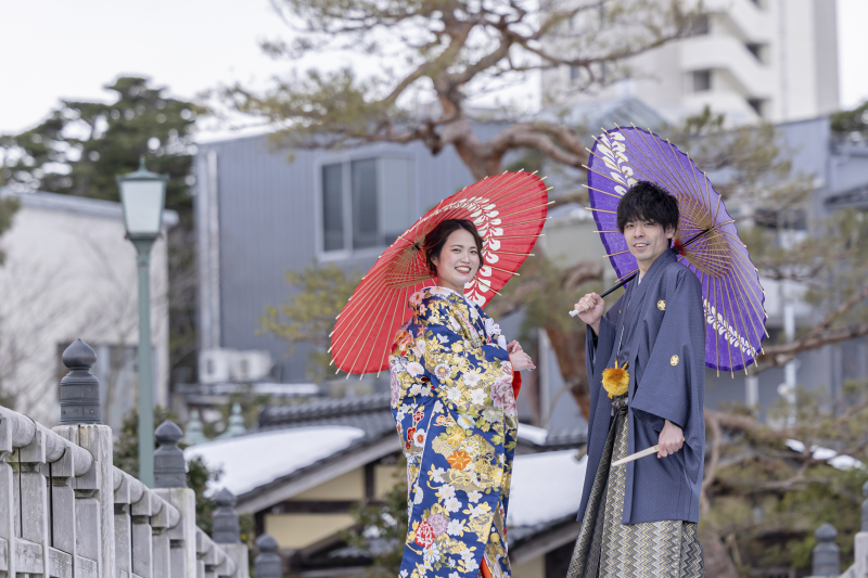 振り返りの笑顔