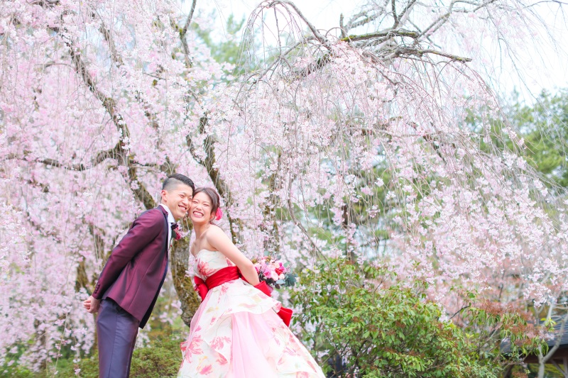 満開のしだれ桜の前で♡