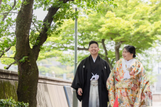ふたりらしさ満開！笑顔あふれる和装フォト