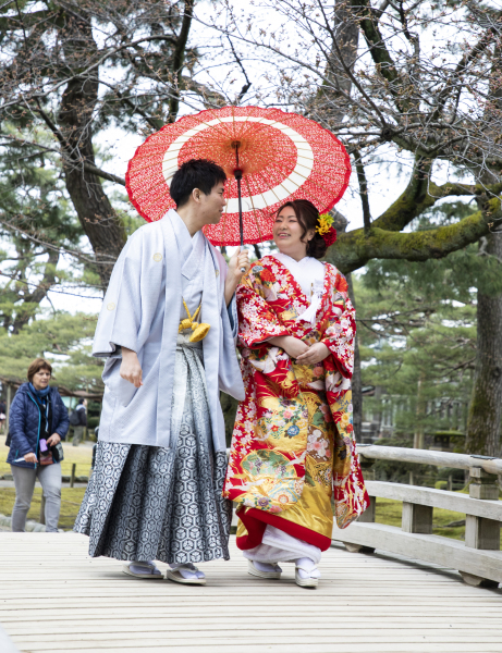 歩いているところを!