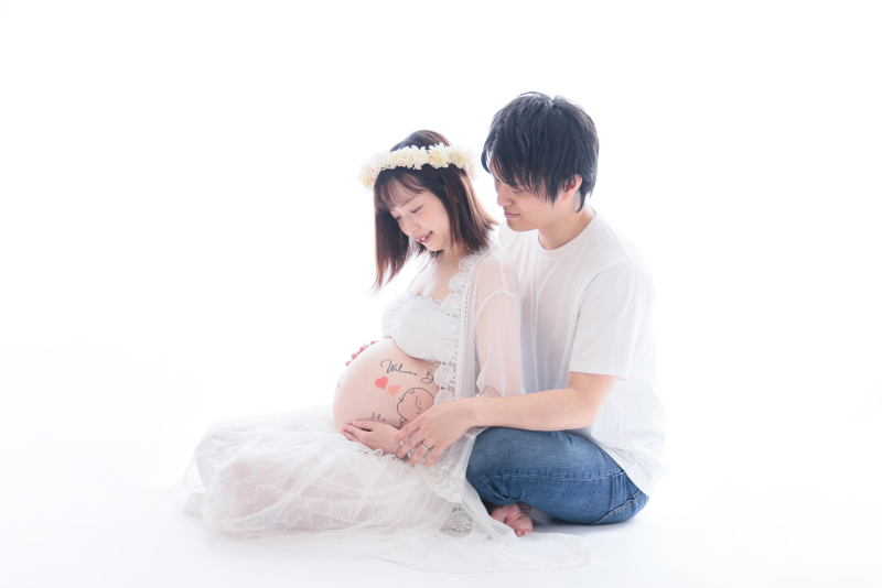 神秘的な初めての家族写真。