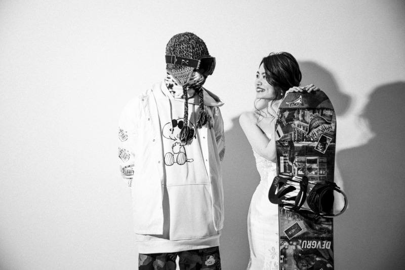 自分たちらしい小物を使った写真も人気