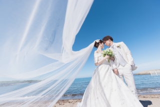 【海×空が祝福する日】波と光に包まれる永遠の一瞬を