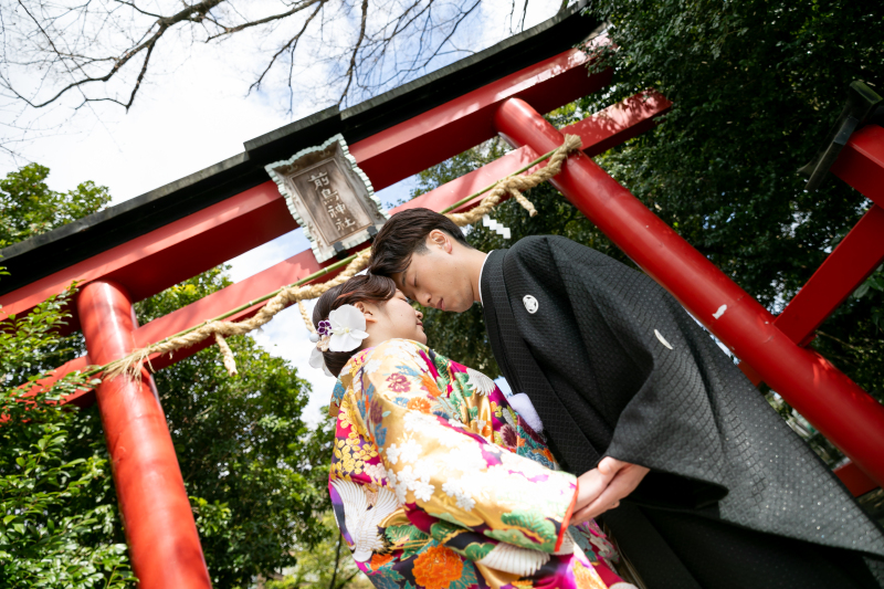 鳥居を背景に！
